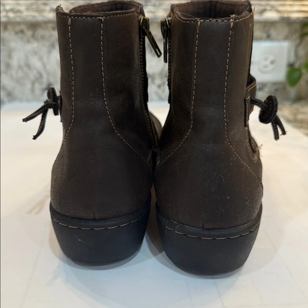 Eastland Women's Bella Ankle Boot – Women’s Size 9M Brown